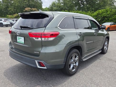 Used 2018 Toyota Highlander Limited Platinum FWD image 10