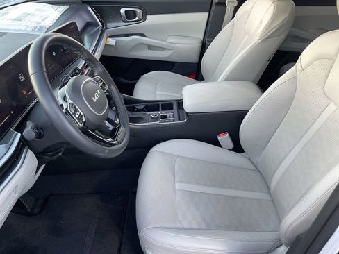 Certified 2025 Kia Sorento S w/ Panoramic Sunroof Package FWD image 18