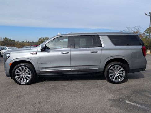 Used 2023 GMC Yukon XL Denali image 6