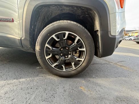 Used 2023 Jeep Renegade Trailhawk image 4