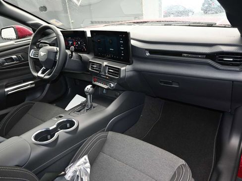 Used 2025 Ford Mustang Coupe image 20