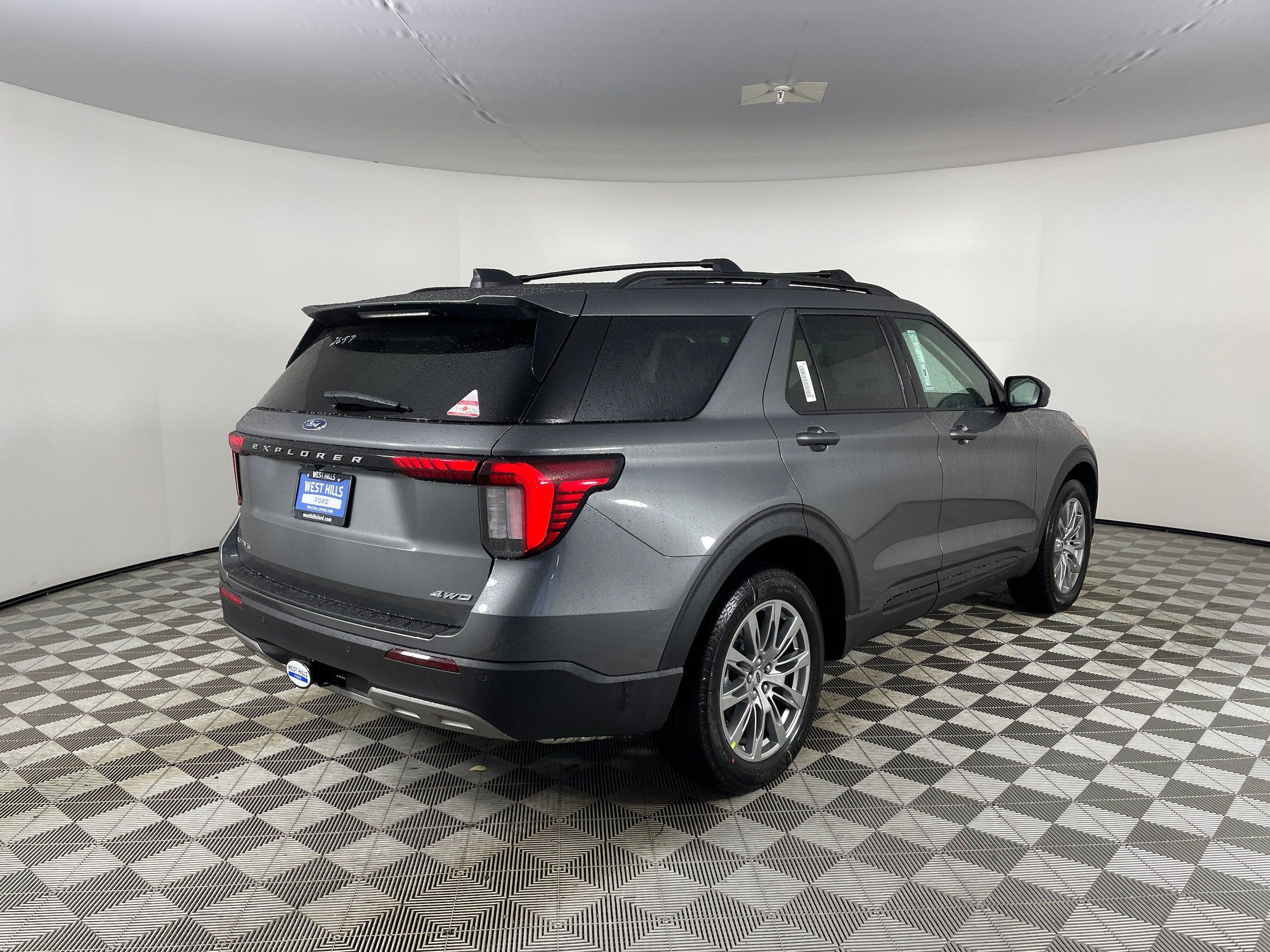 New 2026 Ford Explorer Active w/ Active Comfort Package AWD/4WD image 6
