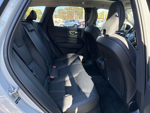 Certified 2025 Volvo XC60 B5 Plus image 33