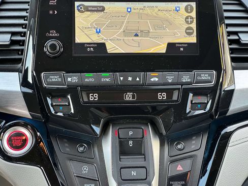 Used 2023 Honda Odyssey Touring image 19