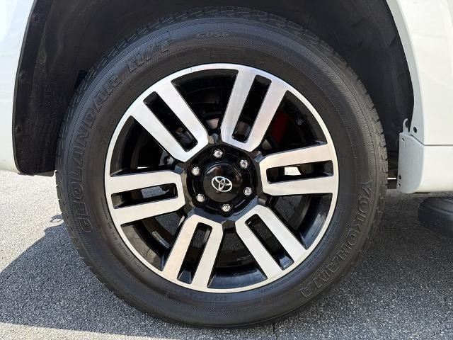 Used 2022 Toyota 4Runner Limited AWD/4WD image 17
