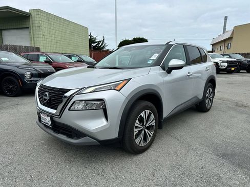 Used 2023 Nissan Rogue SV AWD/4WD image 3