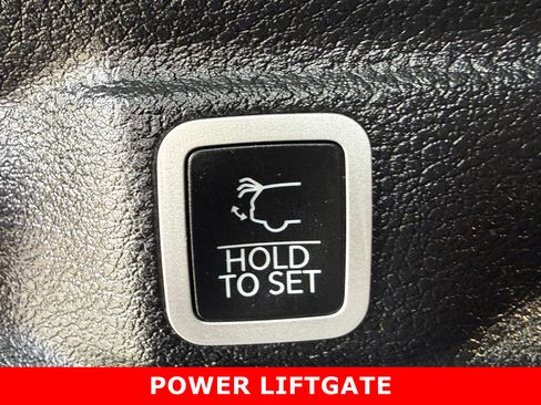 Used 2023 Jeep Grand Cherokee L Laredo image 21