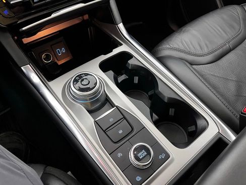 Used 2023 Ford Explorer Platinum w/ Technology Package image 30