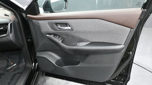 Used 2021 Nissan Rogue SV AWD/4WD image 10