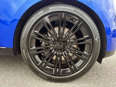 New 2026 Land Rover Range Rover Long Wheelbase SE image 10