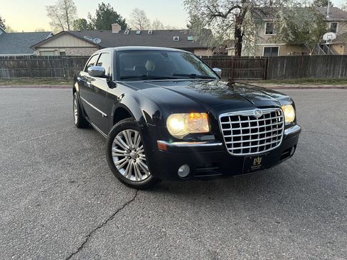 Used 2009 Chrysler 300 C w/ Luxury Group II AWD/4WD image 1