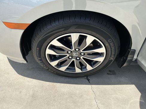 Used 2024 Honda Odyssey EX-L image 13