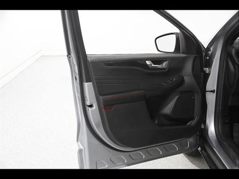 Certified 2023 Ford Escape ST-Line w/ Tech Pack #1 AWD/4WD image 4