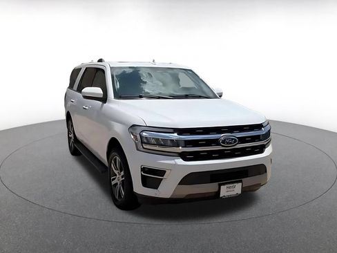 Used 2024 Ford Expedition Limited AWD/4WD image 3