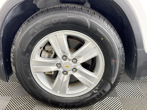 Used 2021 Chevrolet Trax LS w/ Tint and Cruise Package FWD image 35
