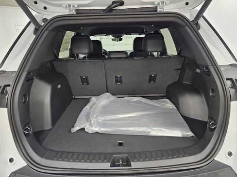 New 2026 Chevrolet Equinox LT w/ Convenience Package II AWD/4WD image 23