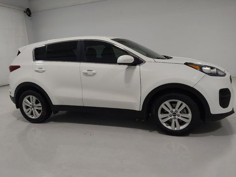 Used 2018 Kia Sportage LX image 11
