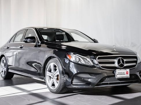 Used 2018 Mercedes-Benz E 300 4MATIC image 1