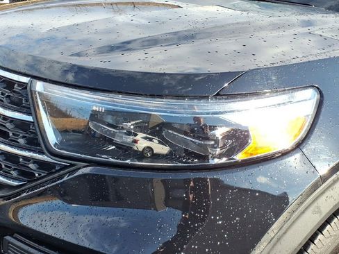 Used 2023 Ford Explorer XLT image 10
