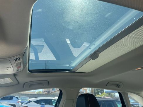 Used 2025 Volkswagen Jetta SE image 29