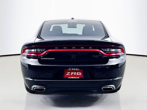 Used 2016 Dodge Charger SE w/ Popular Equipment Group RWD image 4