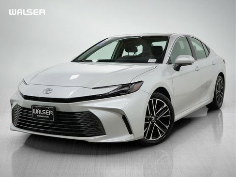 Used 2026 Toyota Camry XLE image 1