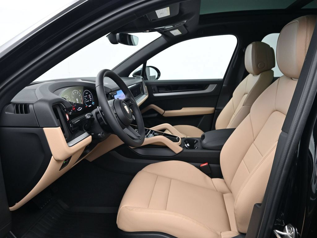 Used 2026 Porsche Cayenne AWD/4WD image 4
