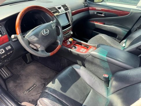 Used 2012 Lexus LS 460 L w/ Luxury Pkg RWD image 6