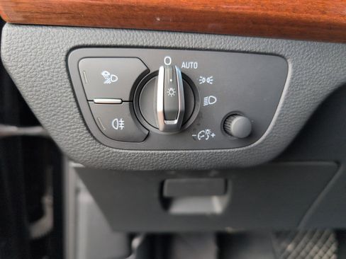 Used 2021 Audi Q5 e Premium Plus w/ Premium Plus Package image 37