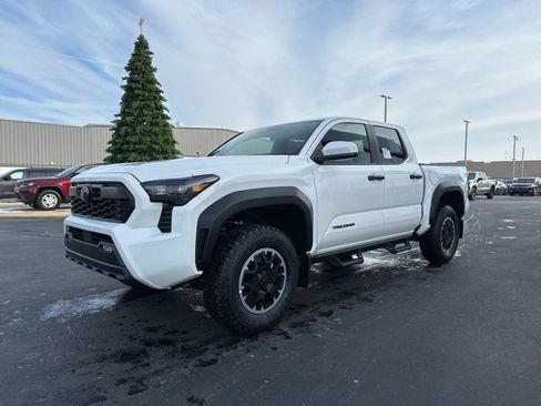 New 2026 Toyota Tacoma TRD Off-Road image 3