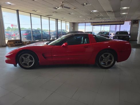 Used 2003 Chevrolet Corvette Coupe w/ Preferred Equipment Group RWD image 4