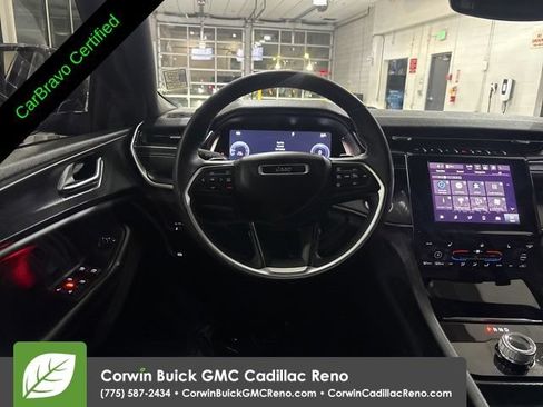 Used 2023 Jeep Grand Cherokee Altitude AWD/4WD image 33