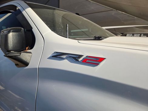 Used 2022 Chevrolet Silverado 1500 ZR2 w/ Technology Package image 10