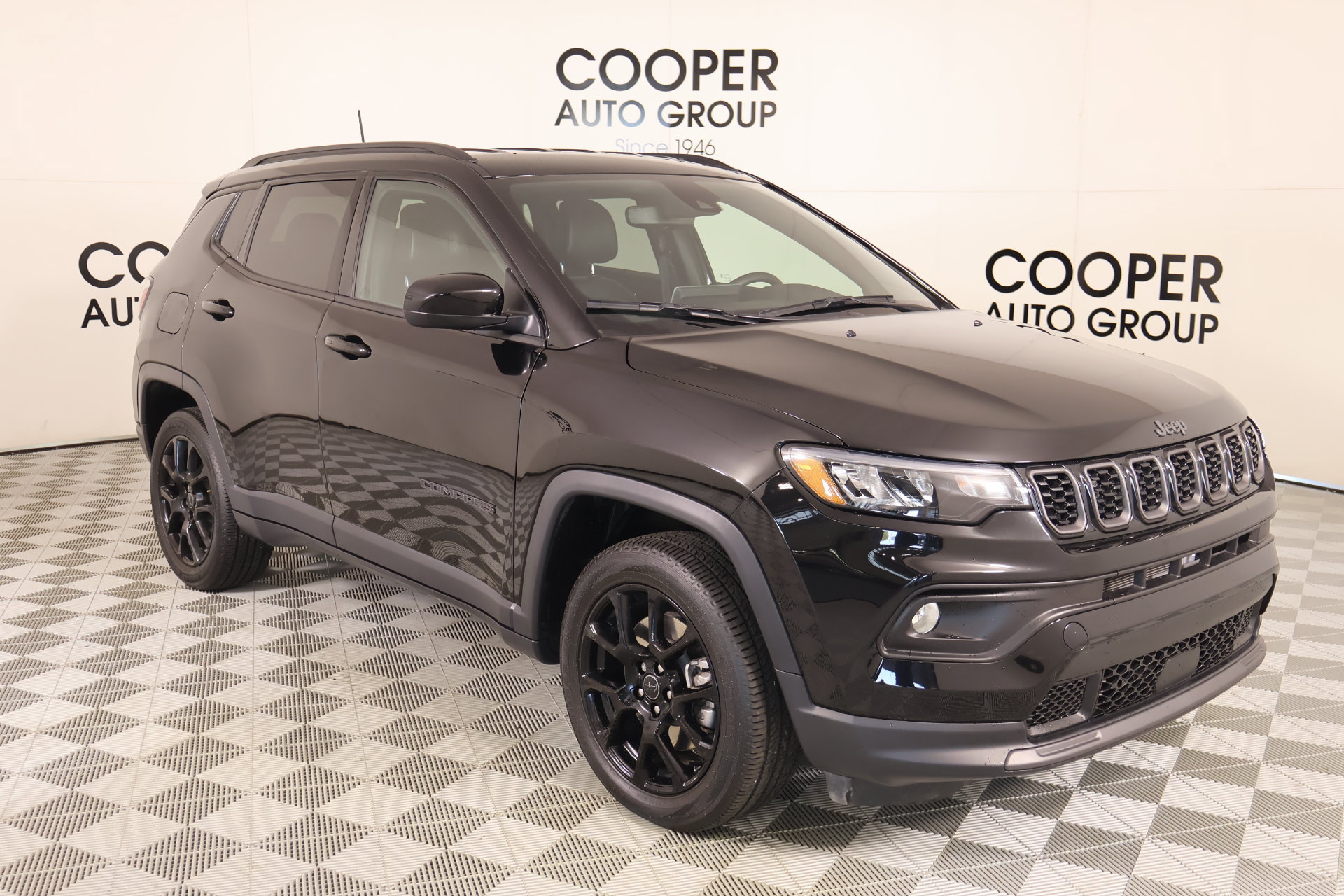 Used 2026 Jeep Compass Latitude AWD/4WD image 1