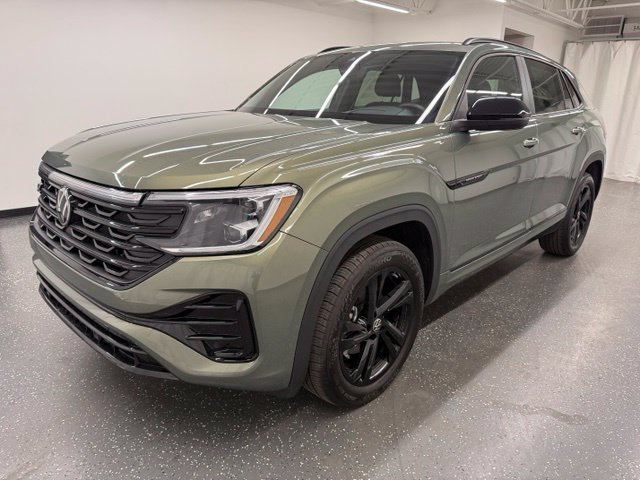 Used 2026 Volkswagen Atlas Cross Sport SEL R-Line AWD/4WD image 5