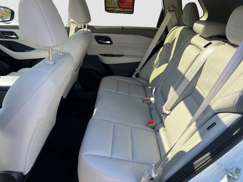 Certified 2025 Nissan Rogue SL w/ Tech Package image 11