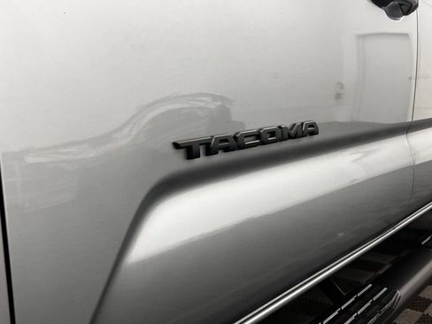 Used 2019 Toyota Tacoma TRD Off-Road image 21