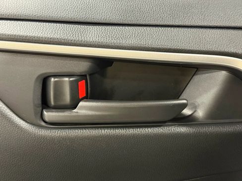 Used 2021 Toyota RAV4 SE image 13