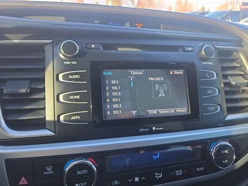 Used 2014 Toyota Highlander Plus image 22