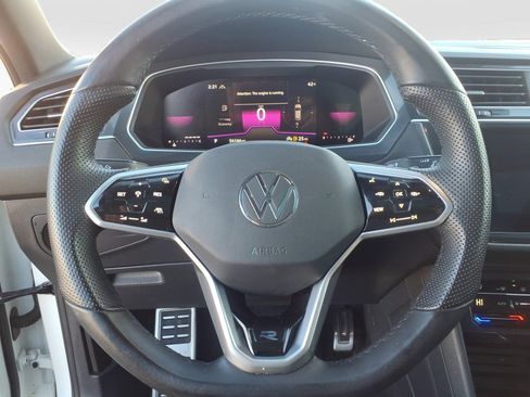 Used 2024 Volkswagen Tiguan SE R-Line image 17
