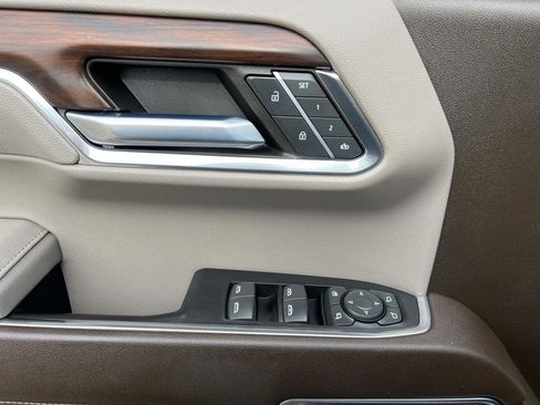 Used 2022 GMC Sierra 1500 SLT w/ SLT Convenience Package image 20