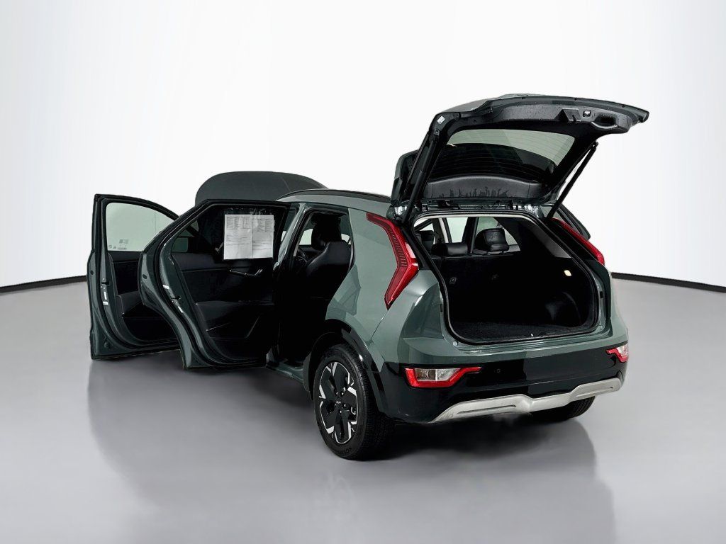Used 2023 Kia Niro Wind w/ Wind Preserve Package FWD image 22