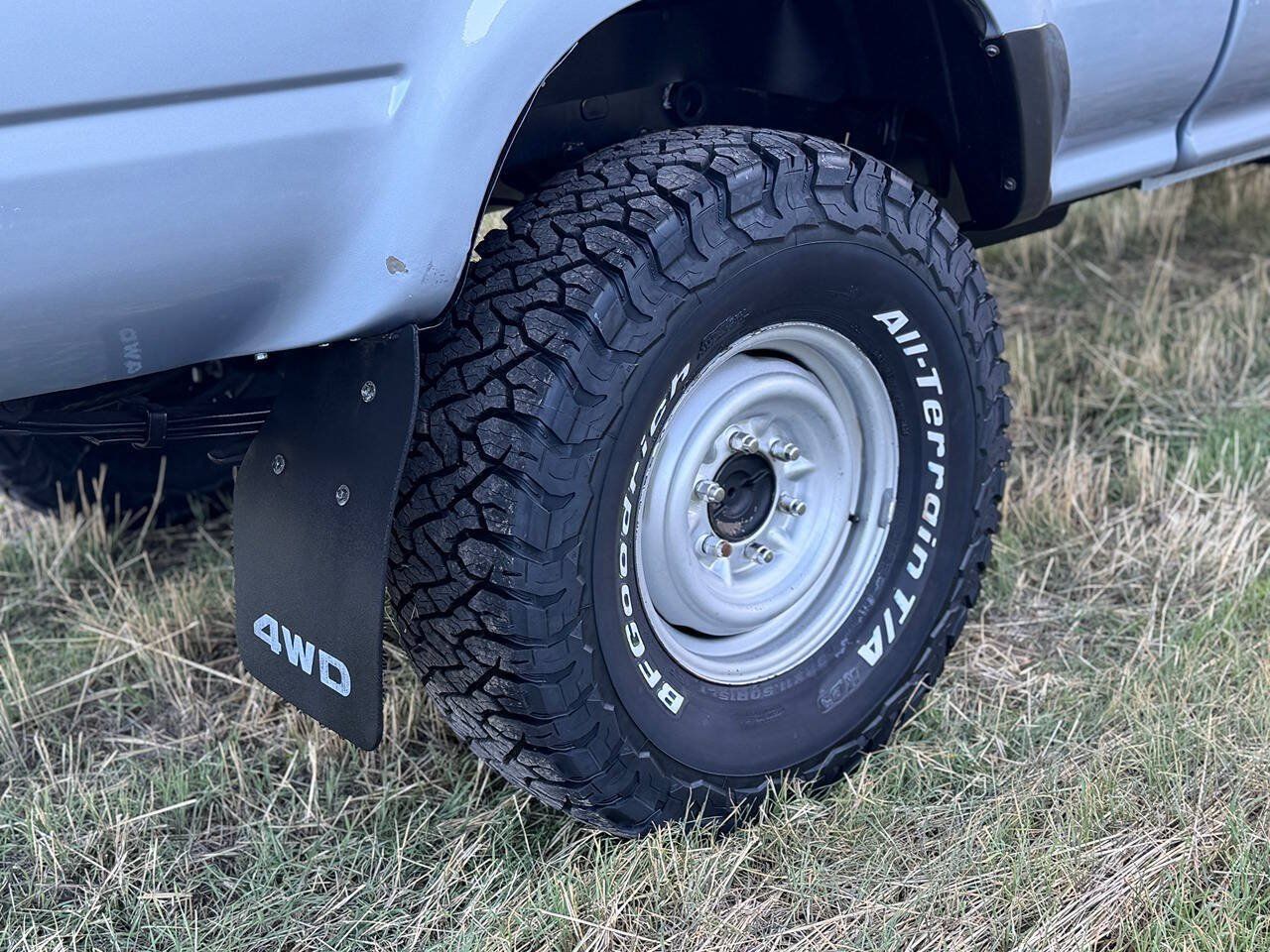 Used 1990 Toyota Pickup Deluxe AWD/4WD image 38