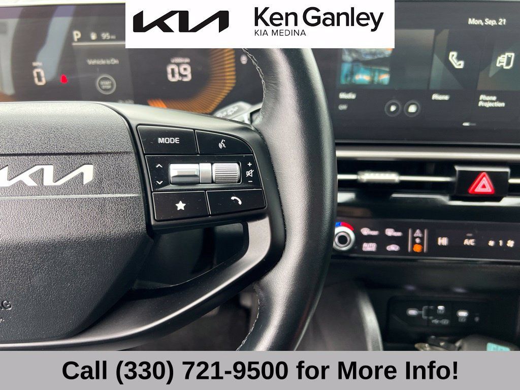Certified 2026 Kia Sportage EX FWD image 30