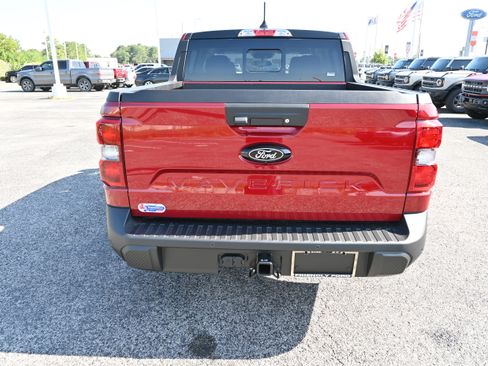 New 2025 Ford Maverick Lariat w/ Black Appearance Package image 4