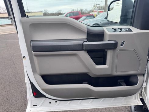 Used 2017 Ford F150 XL w/ Equipment Group 101A Mid image 11