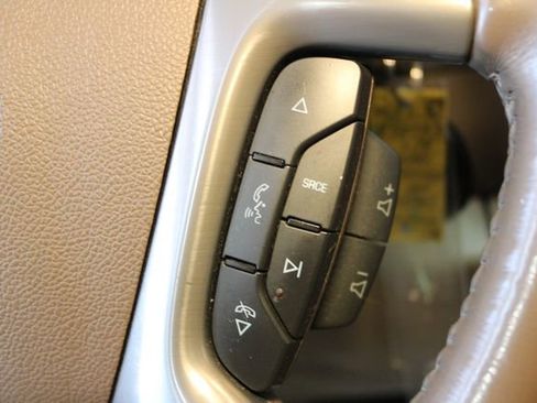 Used 2014 Chevrolet Suburban LTZ AWD/4WD image 26