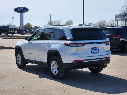 New 2025 Jeep Grand Cherokee Laredo w/ MOPAR Finishing Package image 3