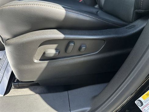 Used 2022 Cadillac XT4 Sport w/ Comfort Package image 12