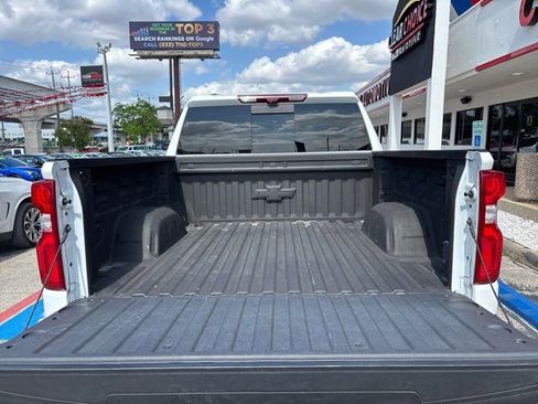 Used 2025 Chevrolet Silverado 1500 ZR2 w/ Technology Package image 10